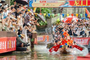 Trương Trấn Lân nói về giấy chứng nhận kết hôn: Một số người sẽ trưởng thành trong một khoảnh khắc nào đó, cảm thấy trách nhiệm nhiều hơn